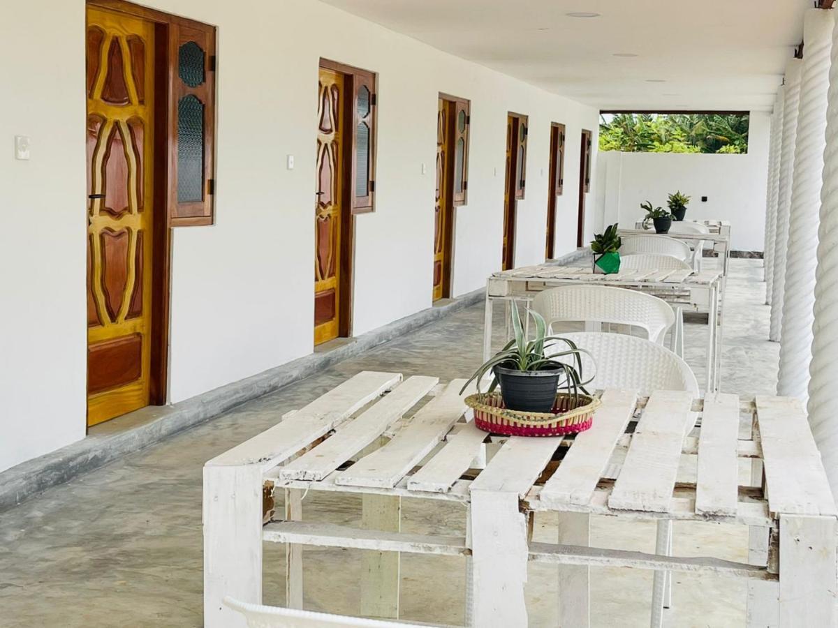 Ratnam Hotel Jaffna Eksteriør billede