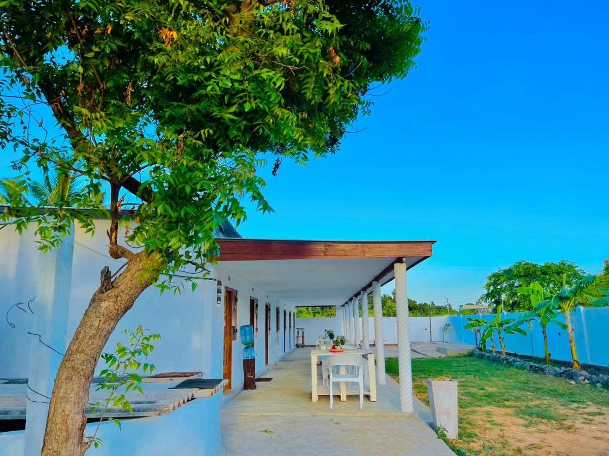 Ratnam Hotel Jaffna Eksteriør billede