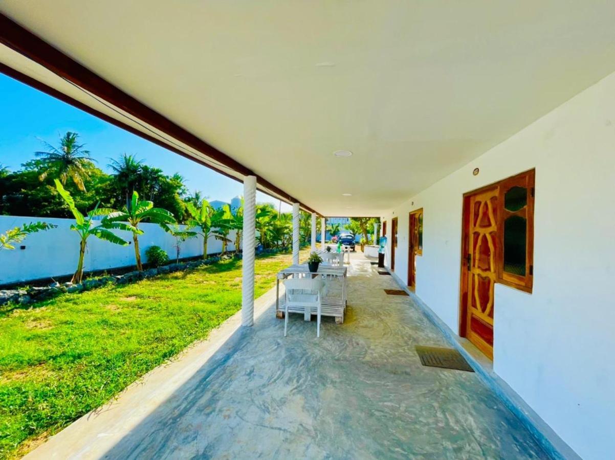 Ratnam Hotel Jaffna Eksteriør billede